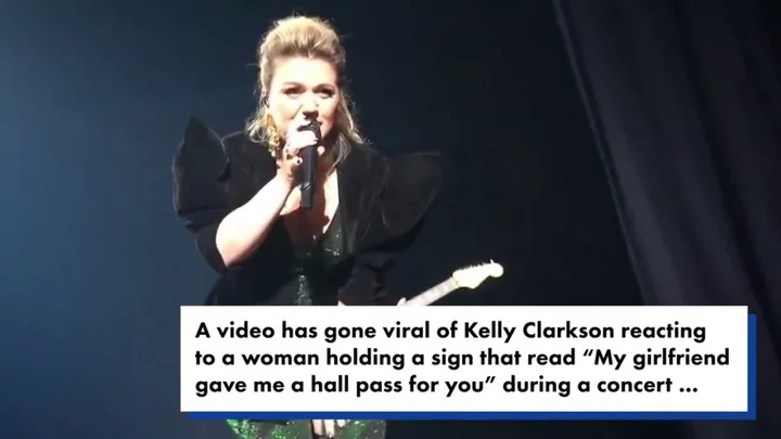 Kelly Clarkson turns down female fan's intimate offer because she 'likes d****'